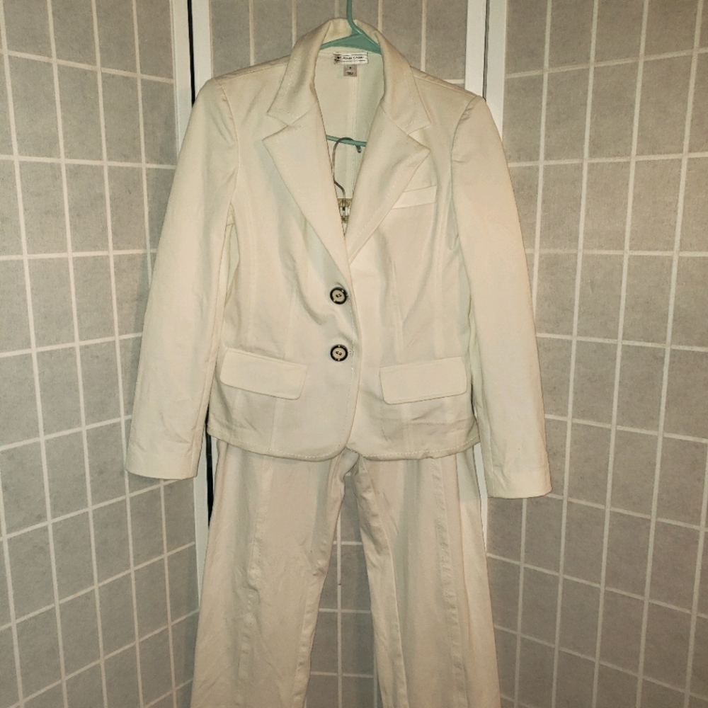 St John Sport Pants Suit